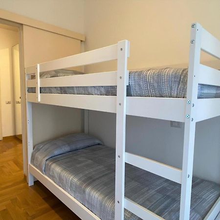 The Little Duck - Modern Apartment With Balcony コモ エクステリア 写真