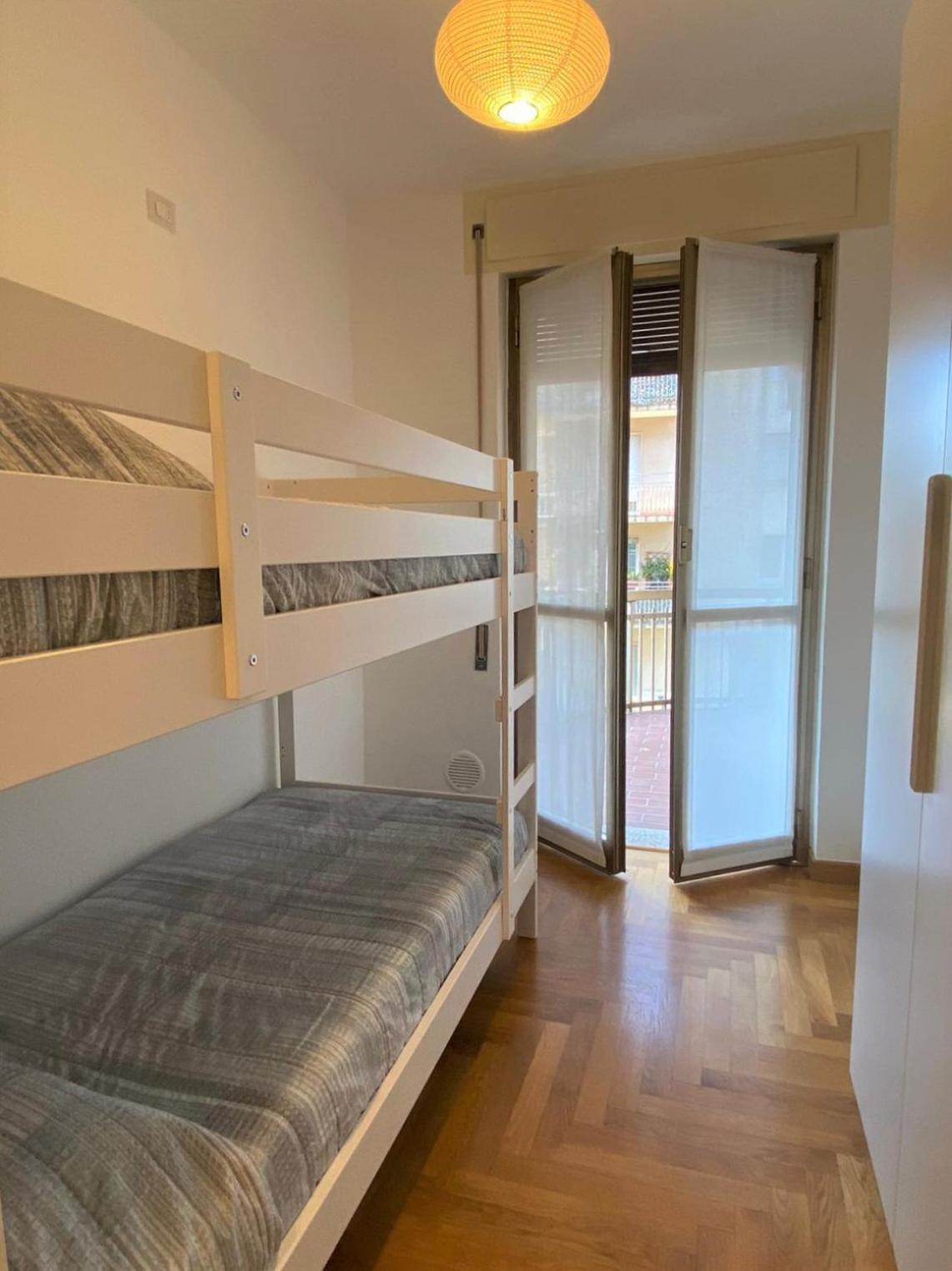 The Little Duck - Modern Apartment With Balcony コモ エクステリア 写真